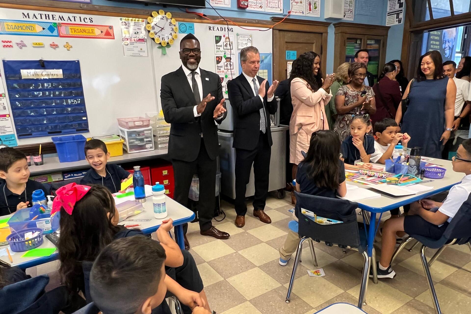 Mayor visiting a classroom