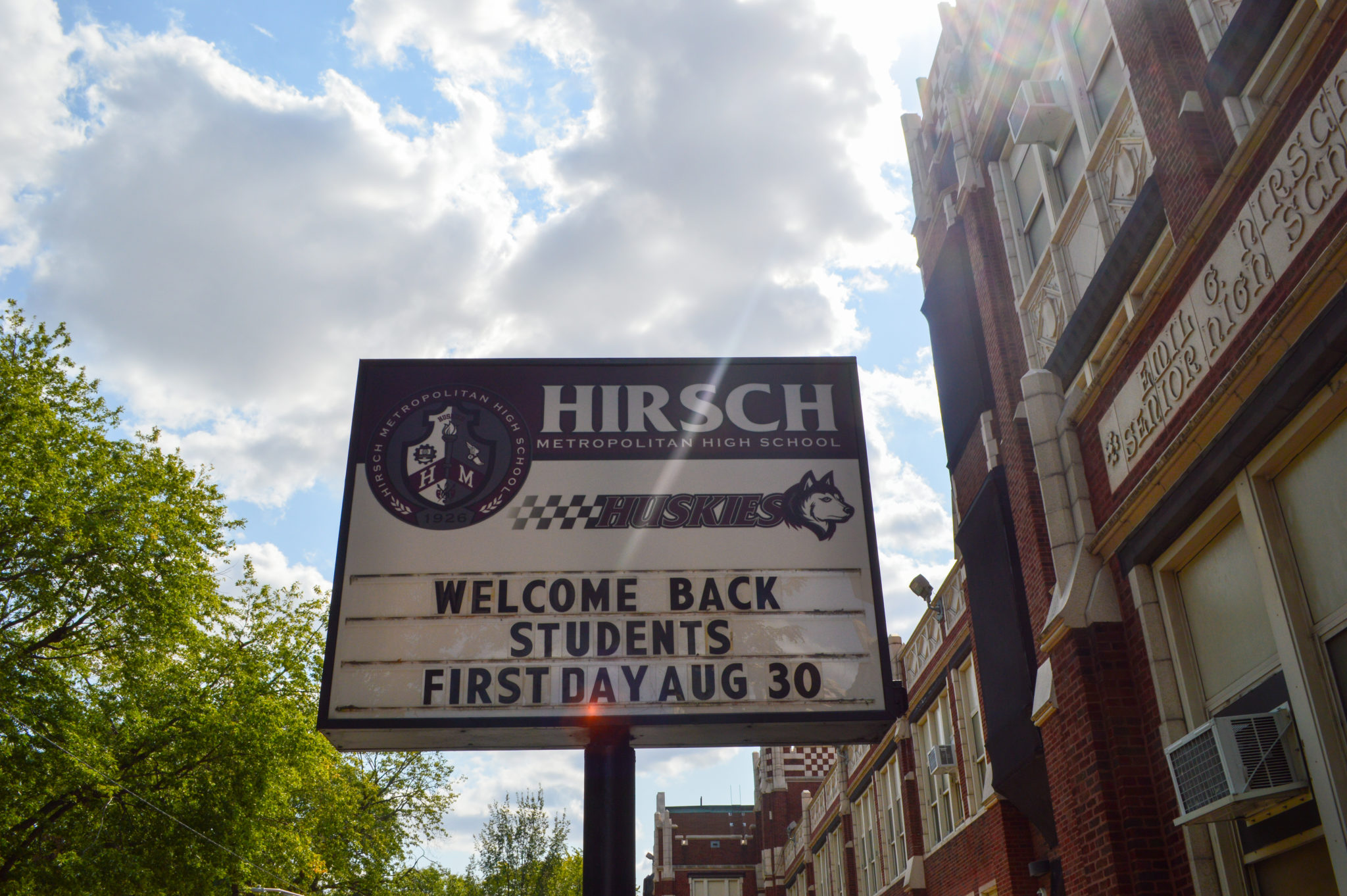 Hirsch street sign